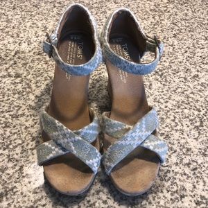 Grayish and White Toms Platform Wedges Size 6-1/2
